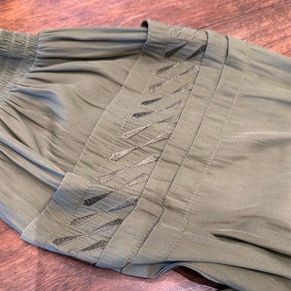 Green V-Neck Romper - Picture 3 of 5